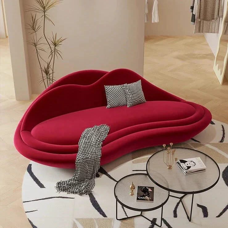 Designer Lips Sofa Set – Ultimate Luxury-ChandeliersDecor.com