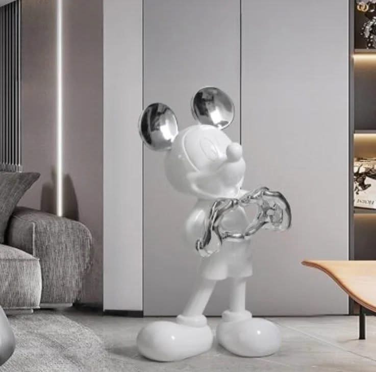 Love Heart Mickey Statue Premium-ChandeliersDecor.com