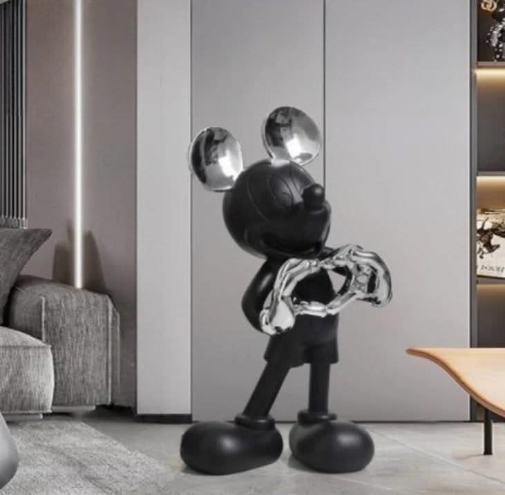 Love Heart Mickey Statue Premium-ChandeliersDecor.com