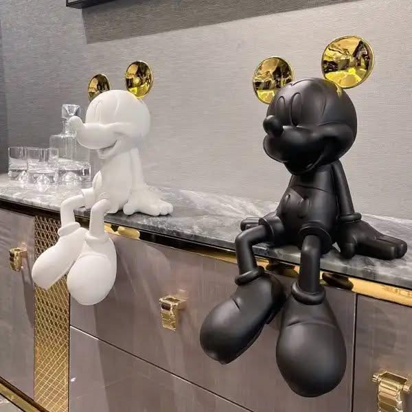 Sitting Mickey Statue Premium-ChandeliersDecor.com
