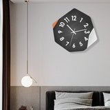 Wanduhr im Picasso-Design