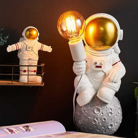 Astronaut Model Night Light Resin Bedside Table Lamp-ChandeliersDecor