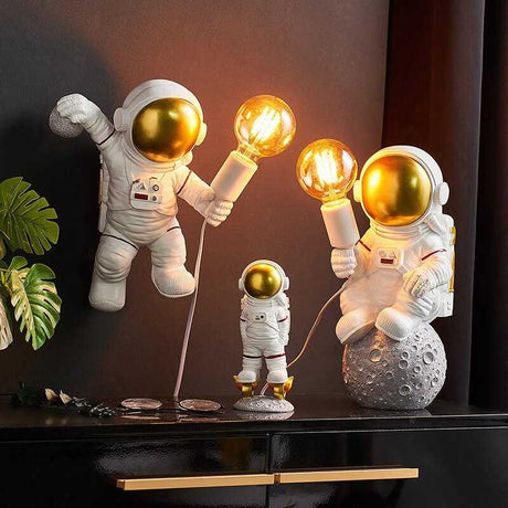 Astronaut Model Night Light Resin Bedside Table Lamp-ChandeliersDecor