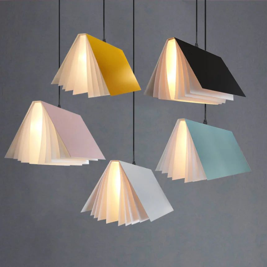 Lampes suspendues en forme de livre pour chambre d'enfant