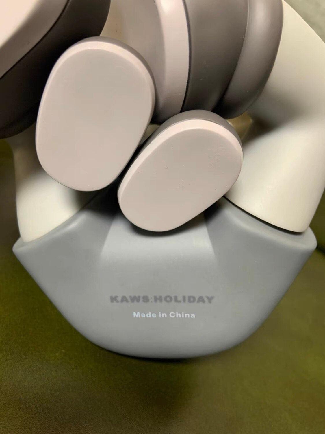 ChandeliersDecor.com-KAWS Statues-Holiday Chang bai: Kaws Statue Big - One-of-a-Kind Souvenir