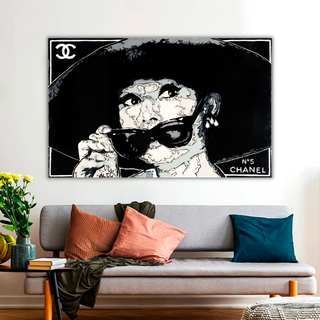 Affiche Chanel Audrey Hepburn - Élégance intemporelle