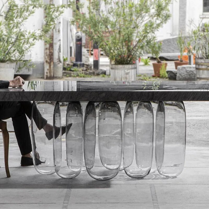 Designer-Esstisch-Set aus Anti-Schwerkraft-Glas