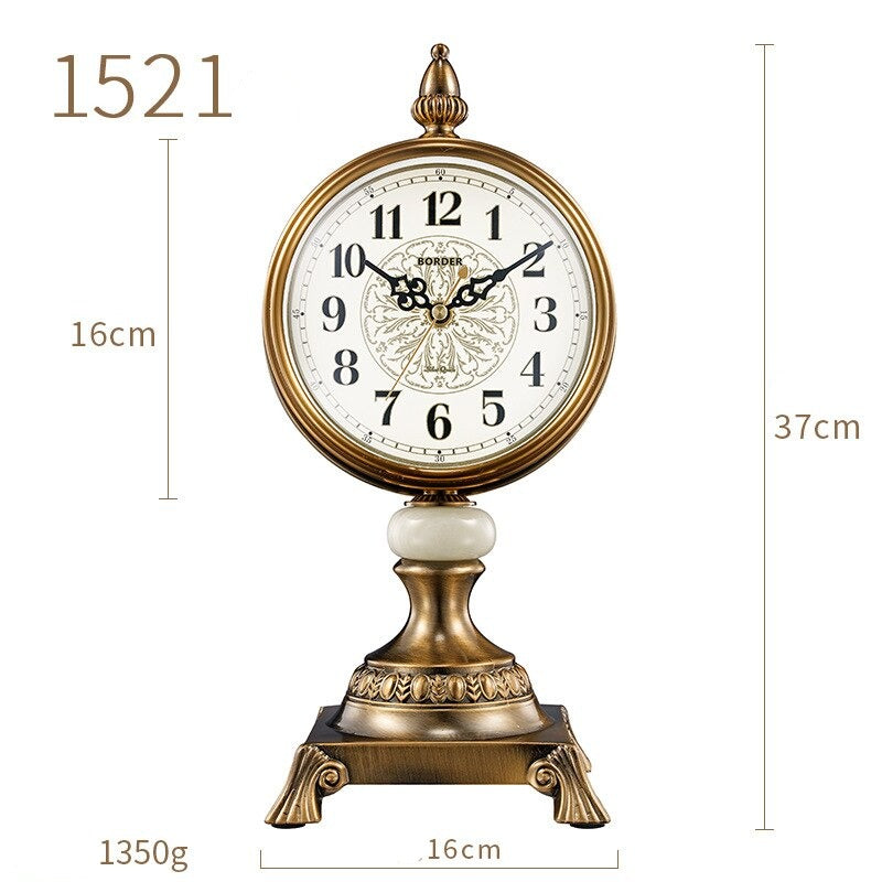 Horloge de table antique de style européen