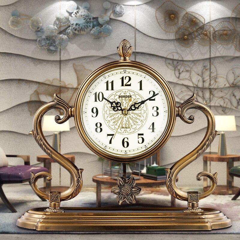 Horloge de table antique de style européen