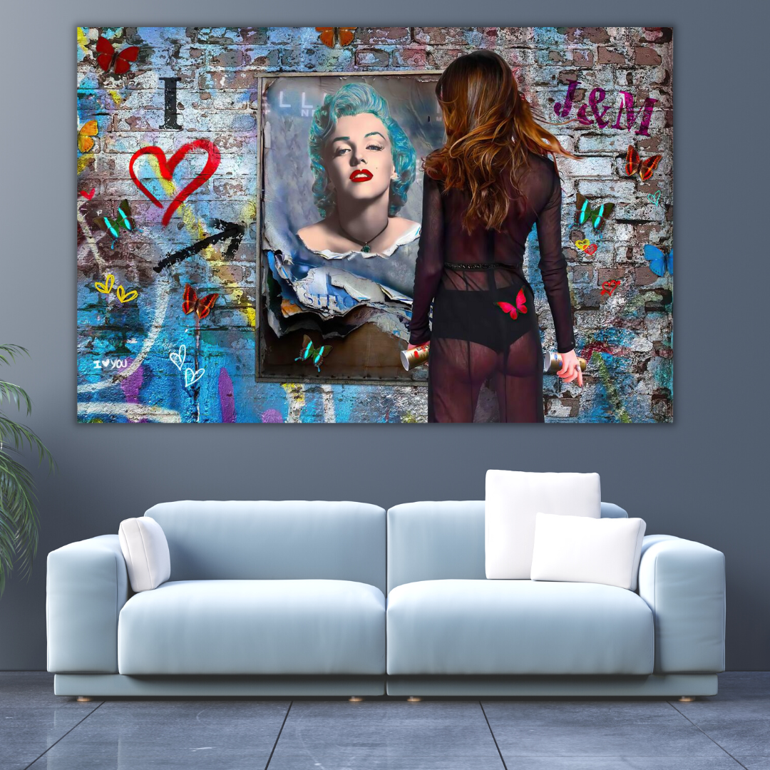 Love: Marilyn Poster – Captivating Iconic Artwork-ChandeliersDecor