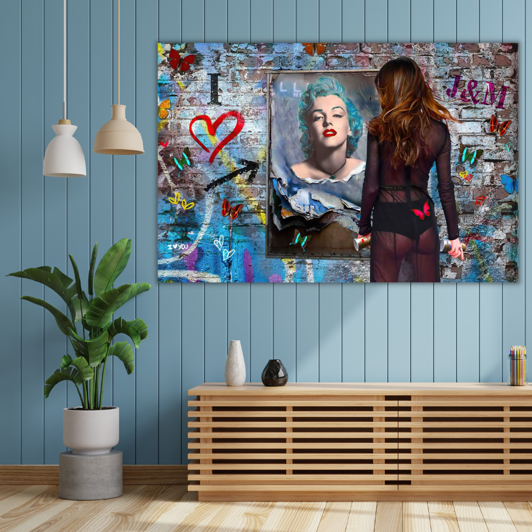 Love: Marilyn Poster – Captivating Iconic Artwork-ChandeliersDecor