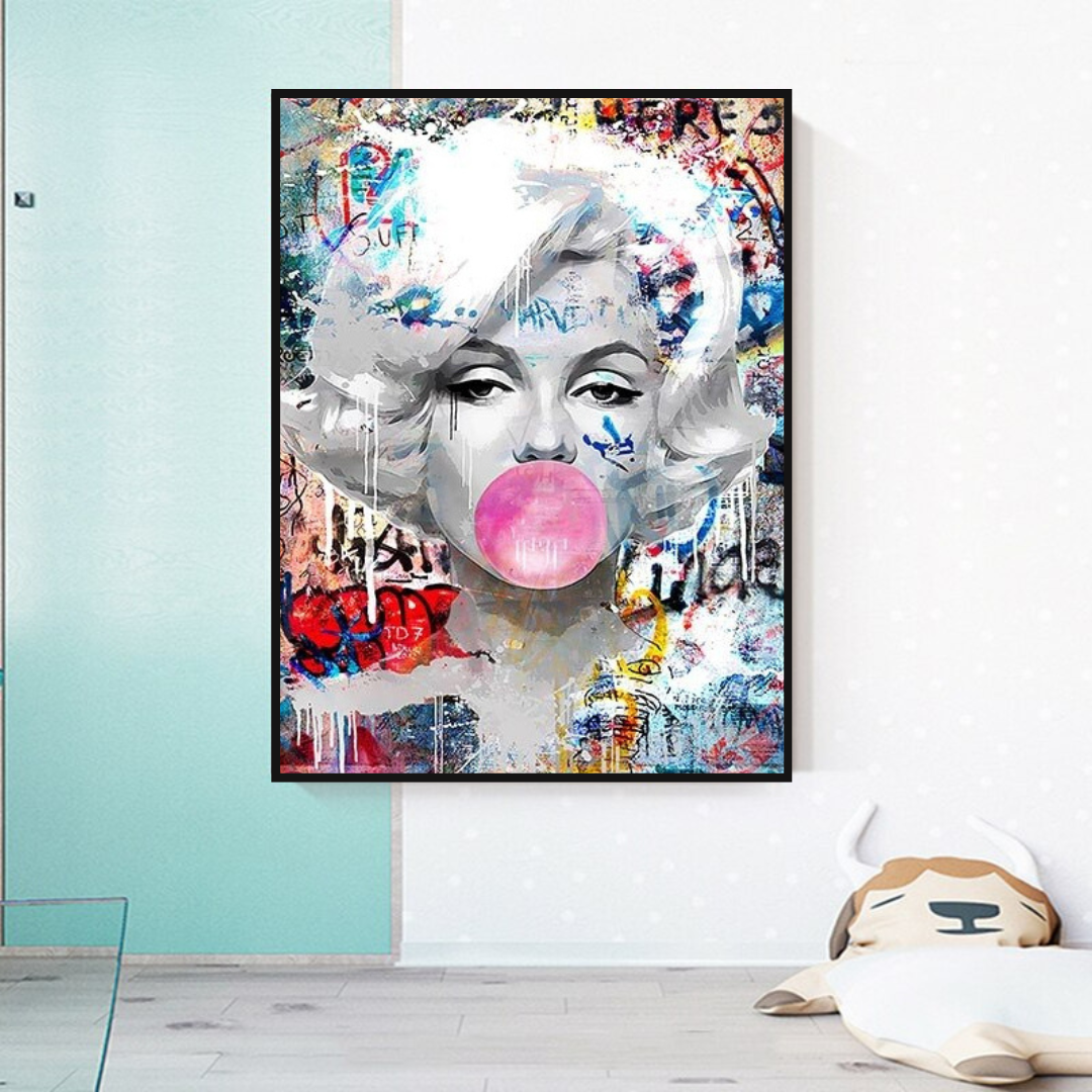 Marilyn Monroe Bubble: Stunning Tribute to the Iconic Beauty-ChandeliersDecor