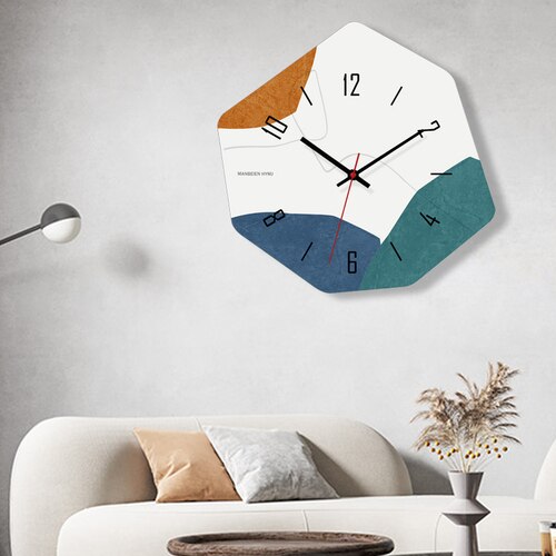 Wanduhr im Picasso-Design