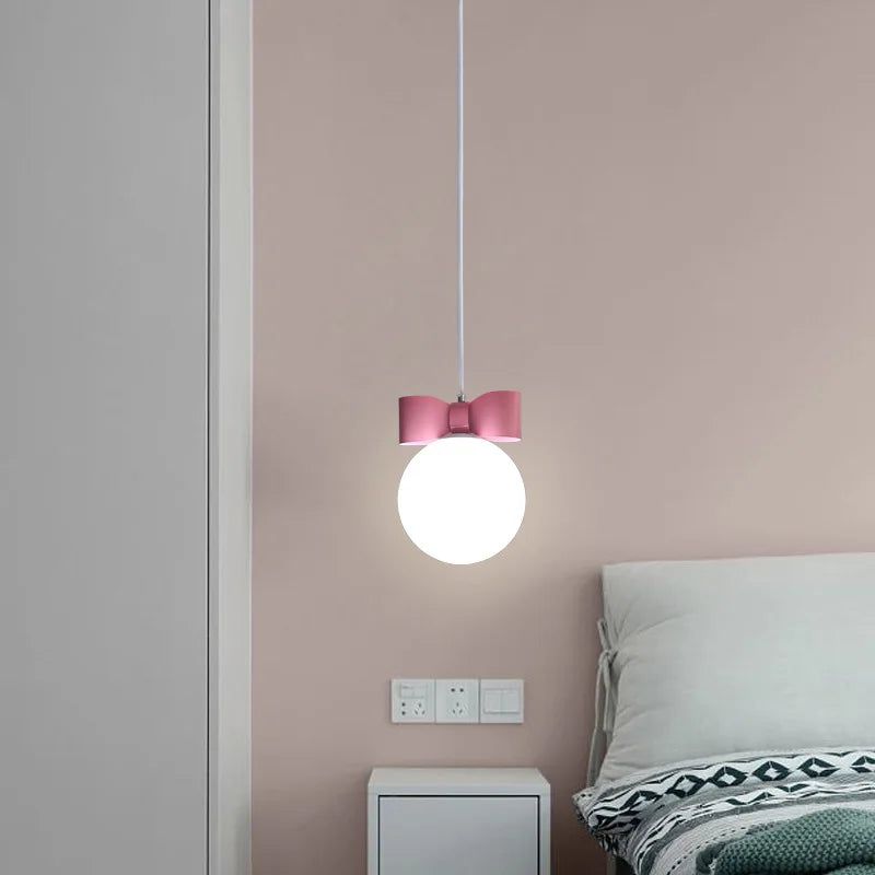 Lustre de chambre de princesse Pink Bow - L'élégance illuminée dans les moindres détails