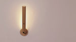 Luce da parete in legno di quercia rotante 360° ricaricabile USB
