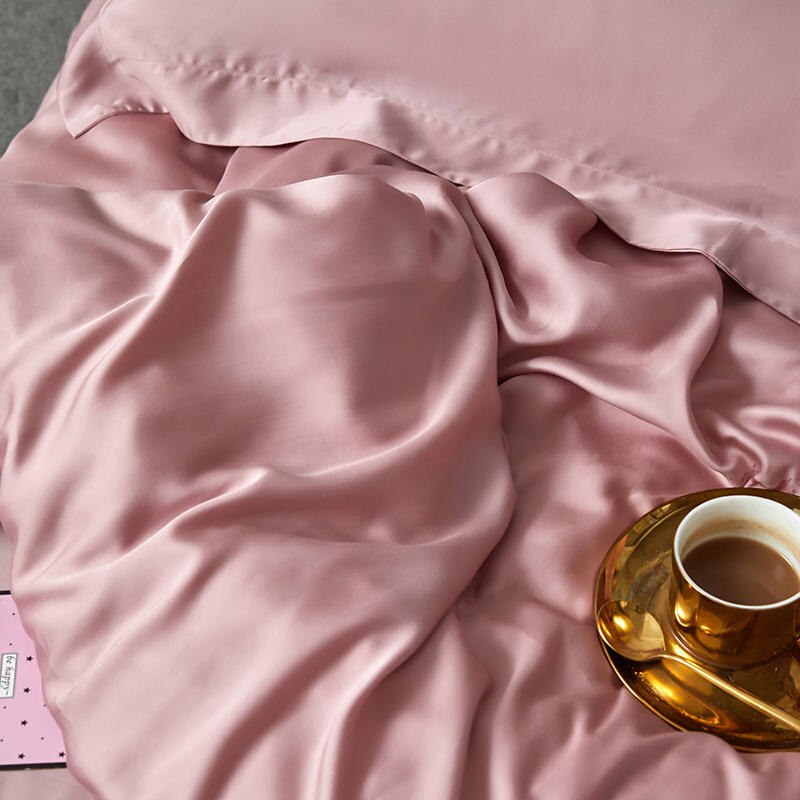 Silky Bedding Set: Quality Comfort for a Luxurious Sleep-ChandeliersDecor